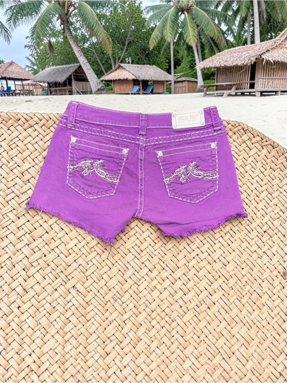 Miss Me Denim Brand  Plum Shorts Women’s Sz 30 Stretch Studded Rhinestone Frayed - Picture 4 of 4